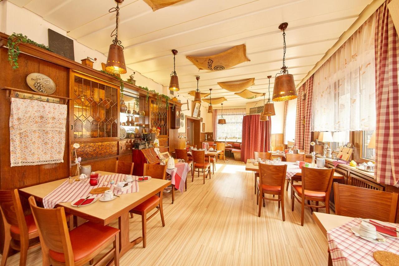 Hotel Zum Dicken Baum Mayen Exterior photo