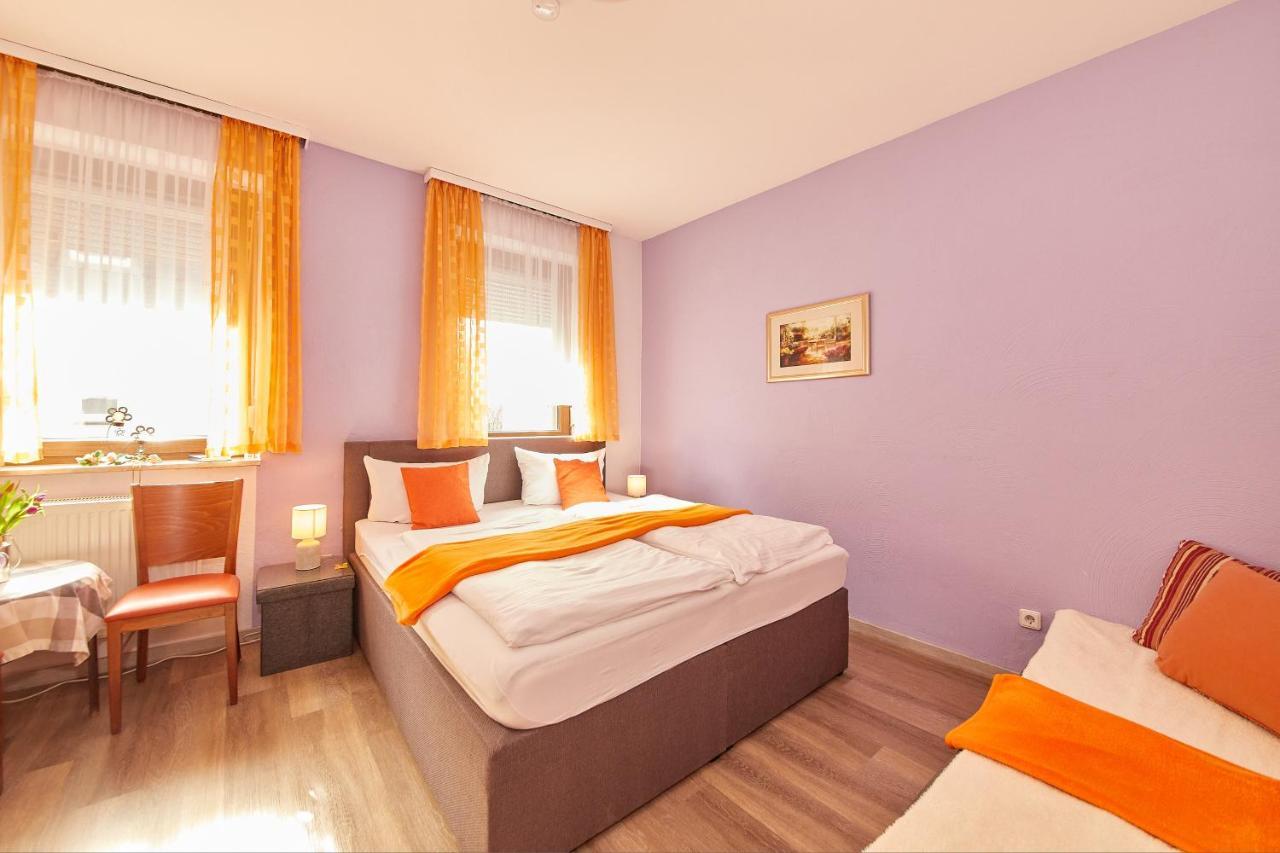 Hotel Zum Dicken Baum Mayen Exterior photo